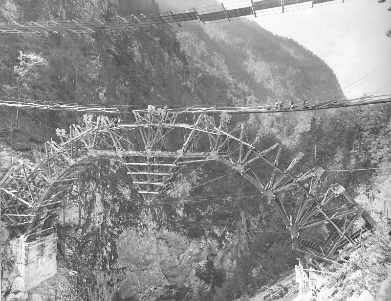 foto storica costruzione ponte sul lumiei