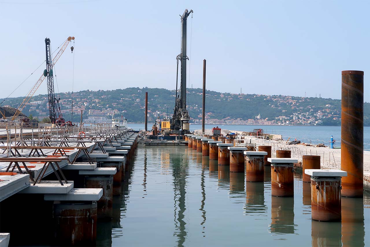 realizzazione pali di fondazione a mare